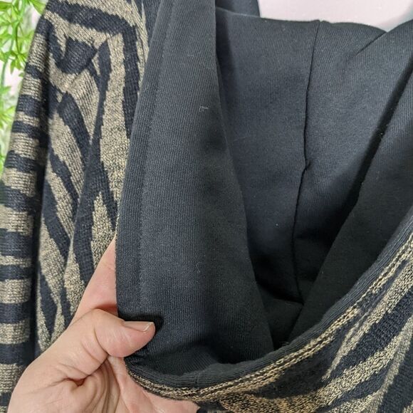 Women's Zebra Hooded Poncho Cape - Picture 4 of 8